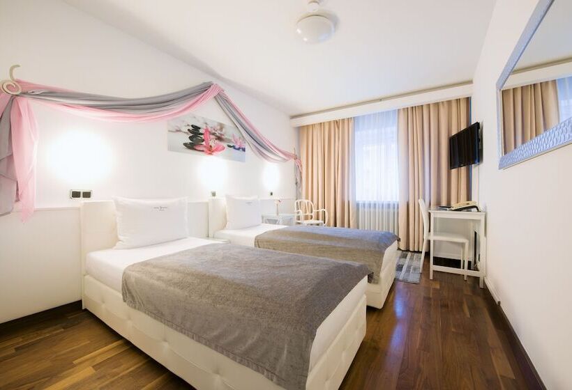 Отель Rivoli Charme