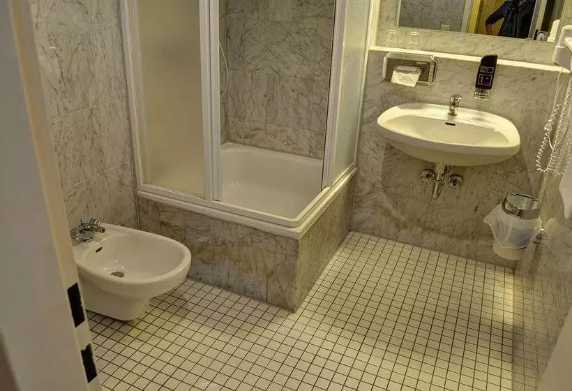 Olivaer Apart  Am Kurfuerstendamm