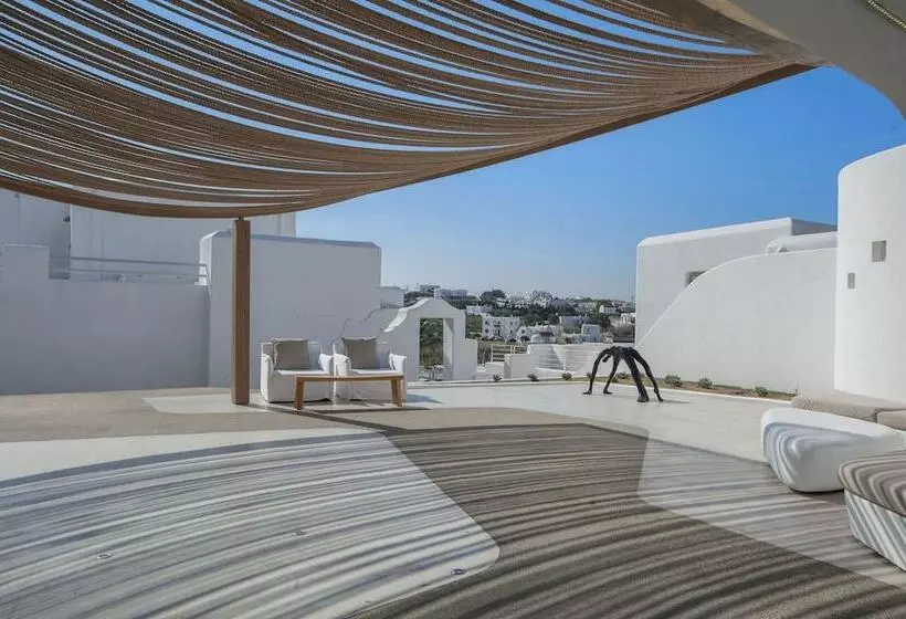 Отель Andronikos