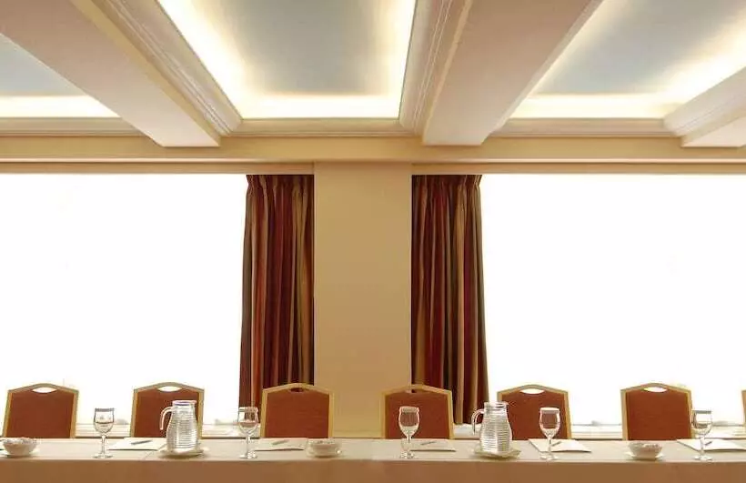 Athens Atrium Hotel & Jacuzzi Suites