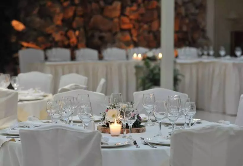 Athens Atrium Hotel & Jacuzzi Suites