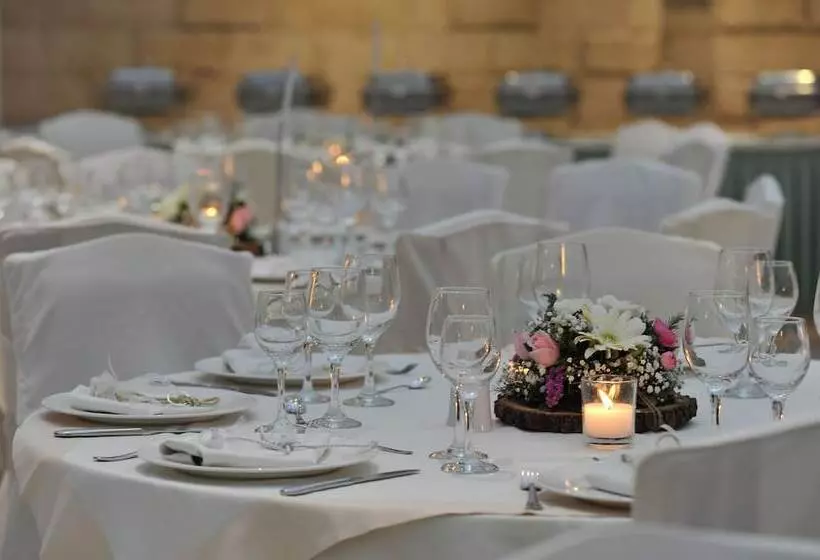 Athens Atrium Hotel & Jacuzzi Suites