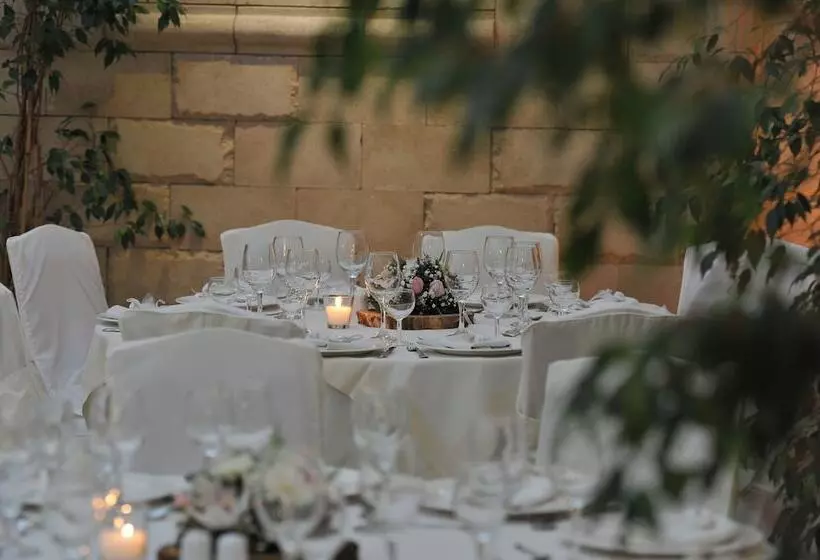 Athens Atrium Hotel & Jacuzzi Suites
