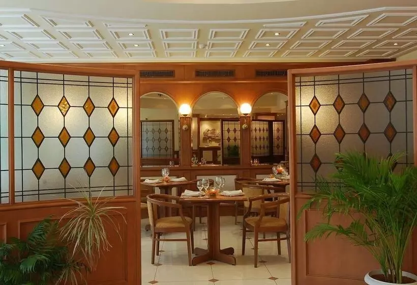 Athens Atrium Hotel & Jacuzzi Suites