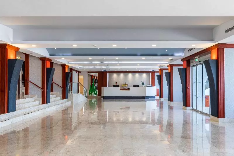 בית מלון כפרי Belair Beach