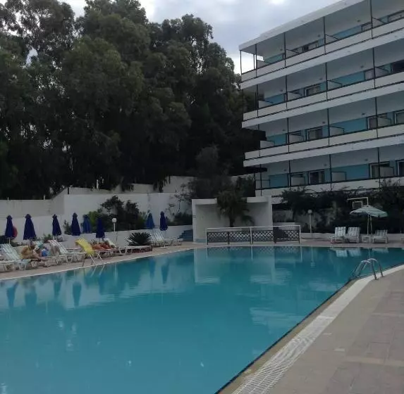 בית מלון כפרי Belair Beach