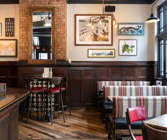 Hostel Publove @ The Rose & Crown