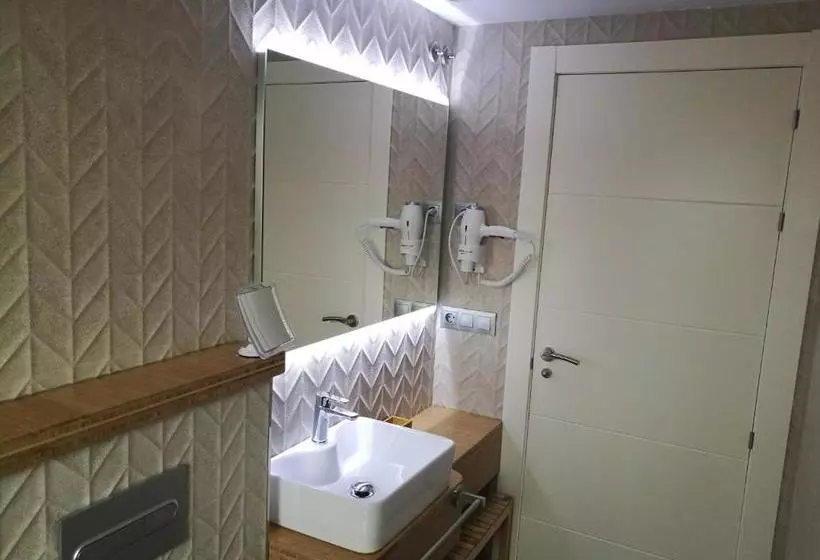 Apartamentos La Encina