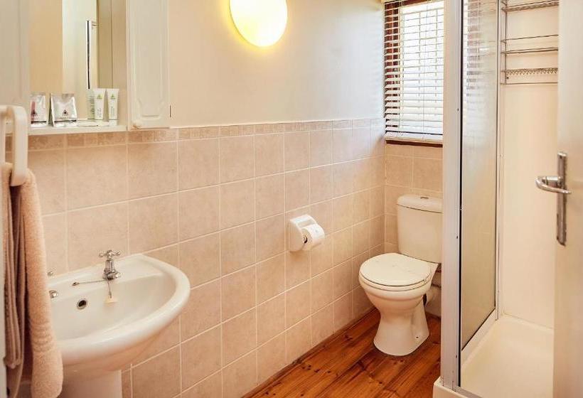 בית מלון כפרי First Group Kowie River Chalets