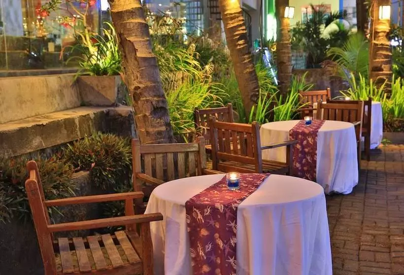 호텔 Aryaduta Manado