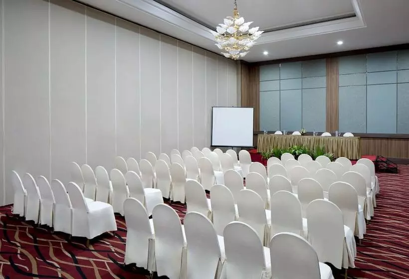 호텔 Aryaduta Manado