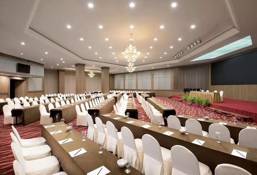 호텔 Aryaduta Manado