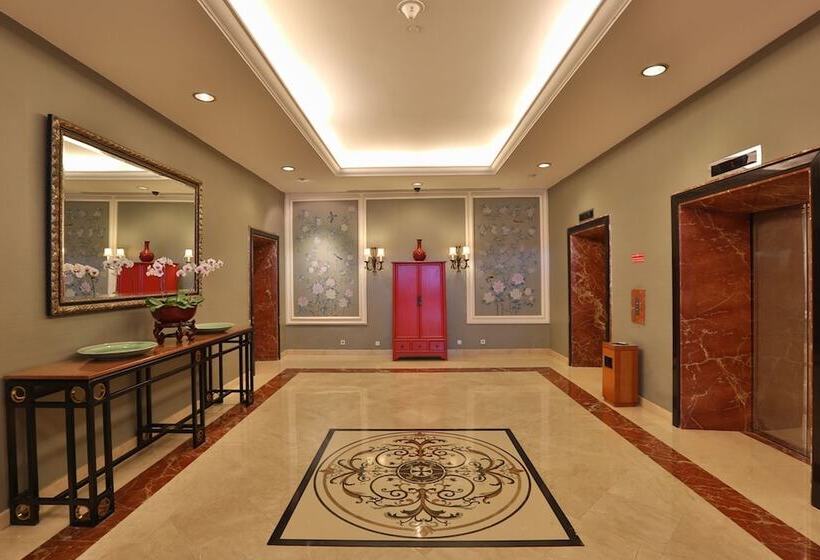 בית מלון כפרי Aryaduta Manado