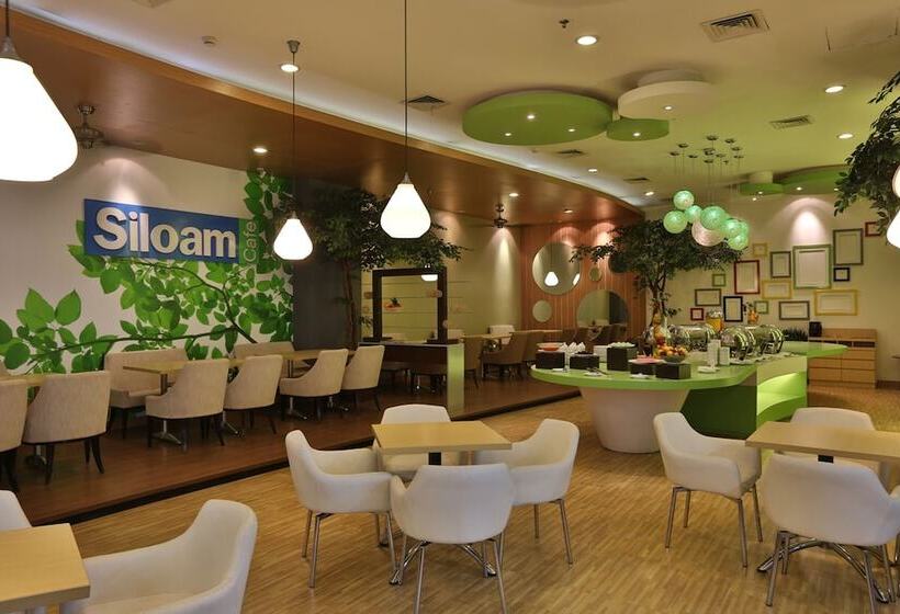 בית מלון כפרי Aryaduta Manado