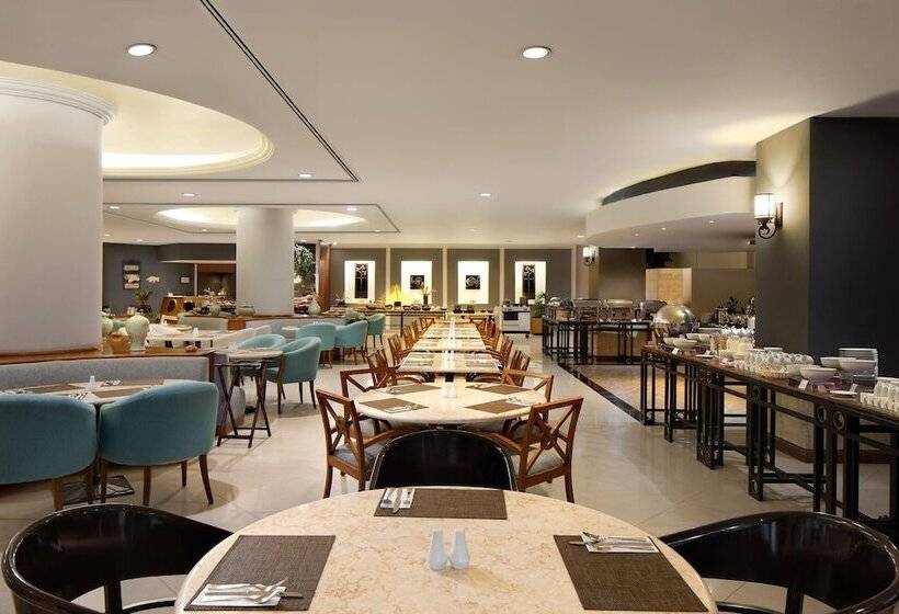 בית מלון כפרי Aryaduta Manado