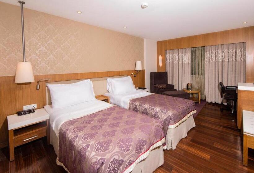 هتل Bawa International