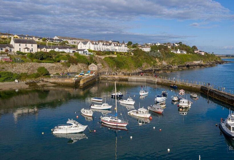 בית מלון כפרי Bayview