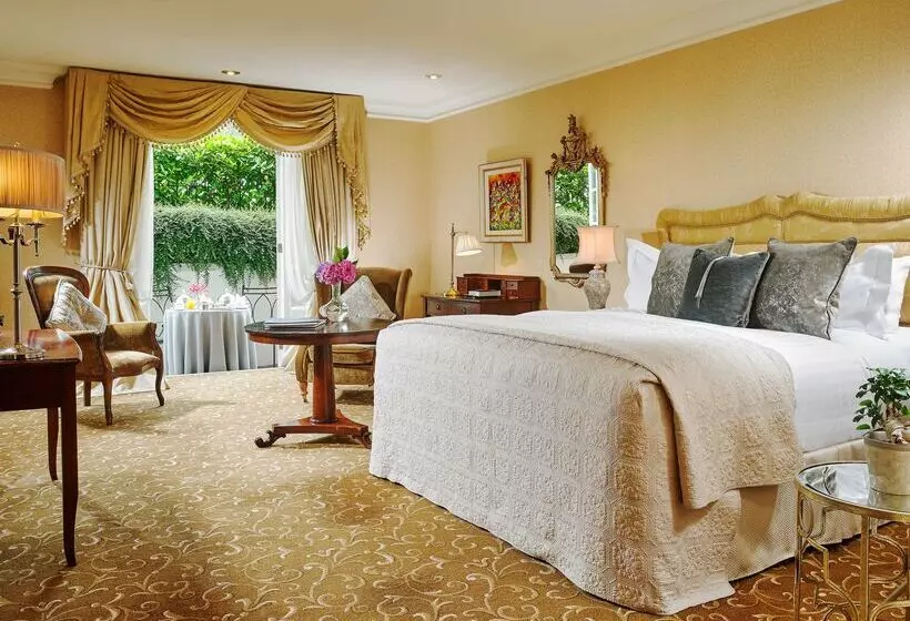 هتل Hayfield Manor