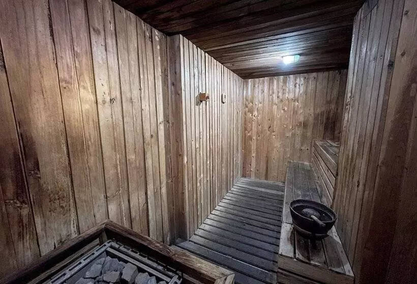 Отель Kimaya Sudirman Yogyakarta By Harris