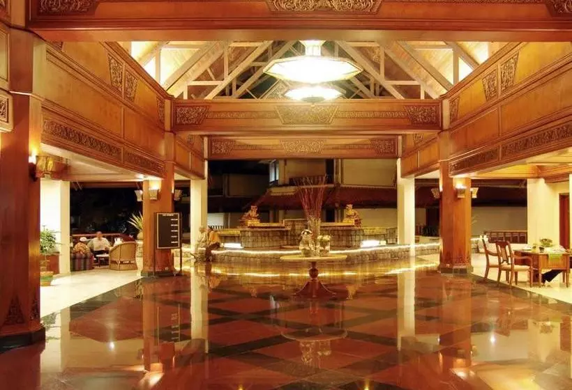 酒店 Pusako Bukittinggi