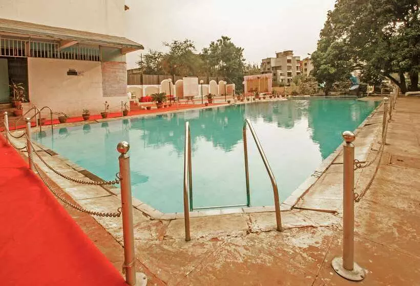 Отель Quality Inn Regency, Nashik