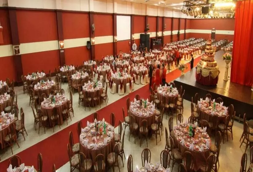 Отель Tarakan Plaza