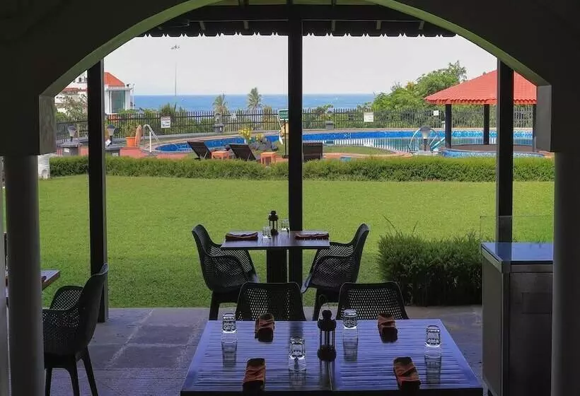 ホテル Gateway Varkala   Ihcl Seleqtions