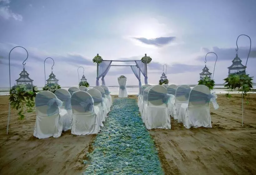 Курорт Nikko Bali Benoa Beach