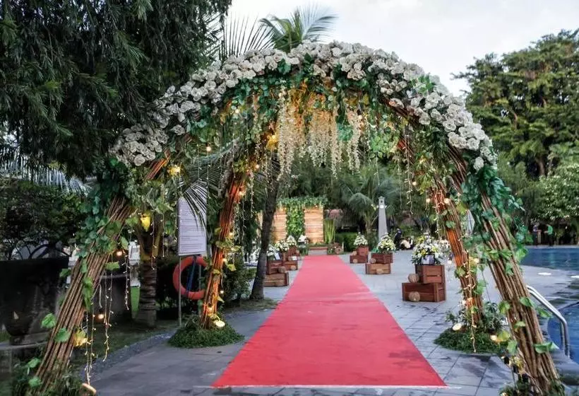 Singgasana Hotel Surabaya