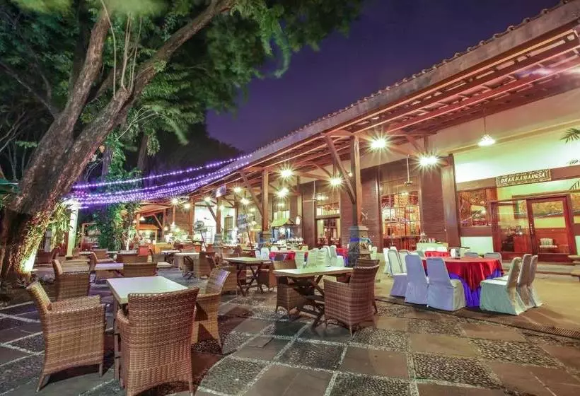 Singgasana Hotel Surabaya