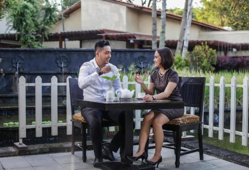 Singgasana Hotel Surabaya