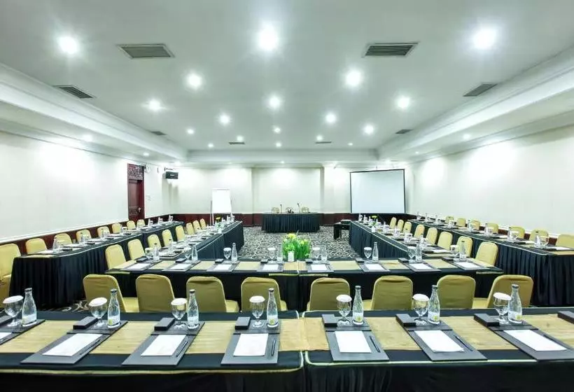 Singgasana Hotel Surabaya