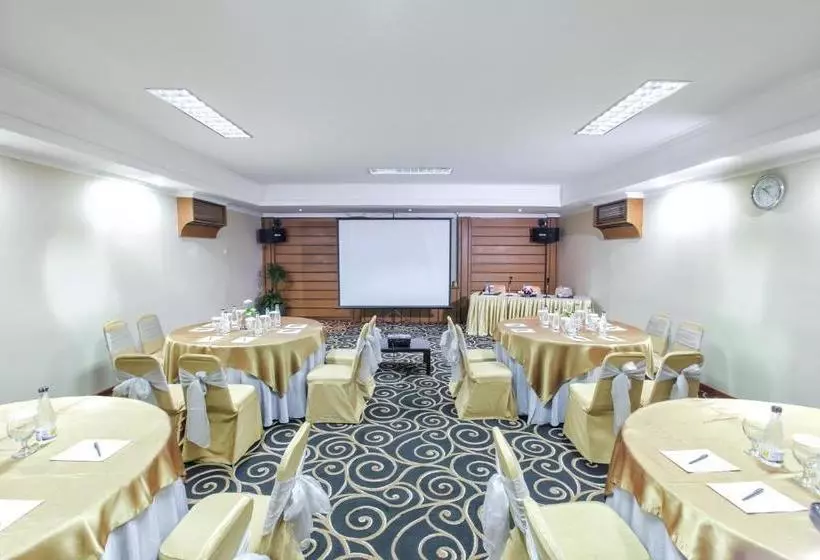 Singgasana Hotel Surabaya