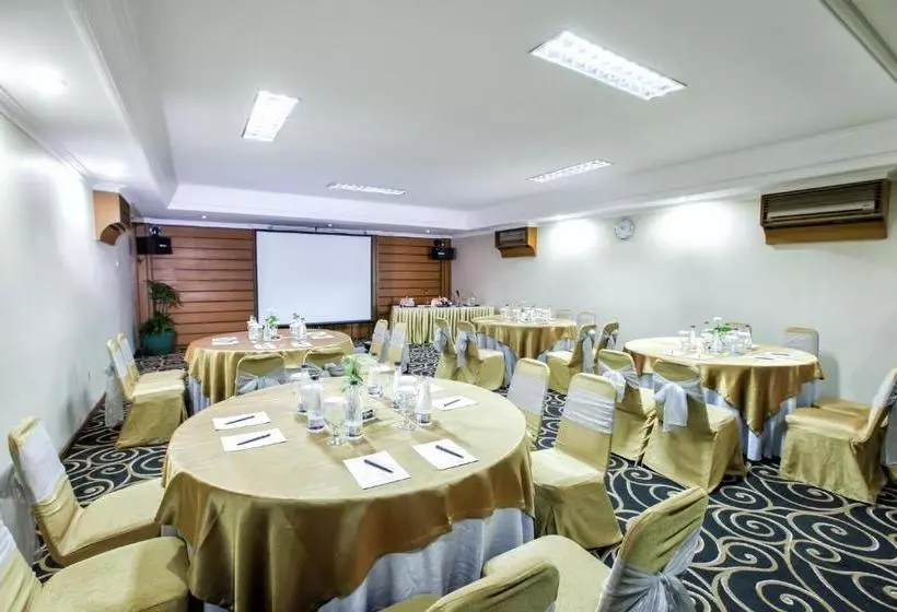 Singgasana Hotel Surabaya