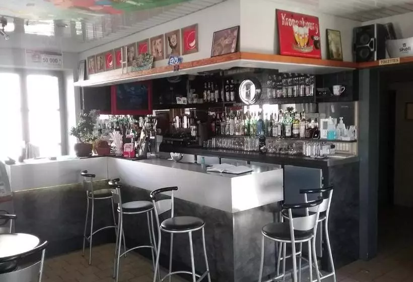 هتل Hôtel Des Voyageurs