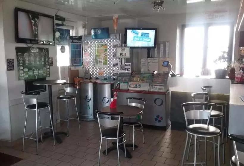 هتل Hôtel Des Voyageurs