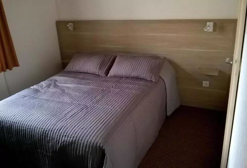 هتل Hôtel Des Voyageurs