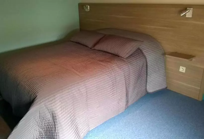 هتل Hôtel Des Voyageurs