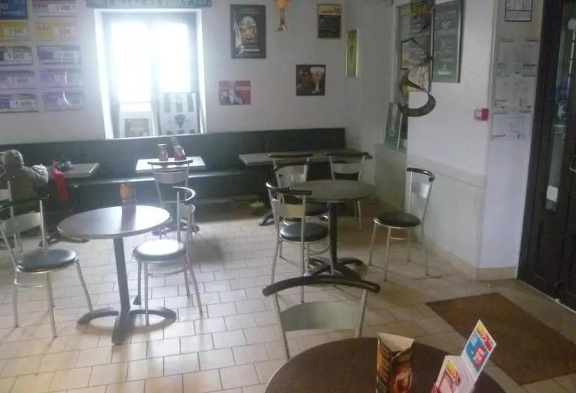 هتل Hôtel Des Voyageurs