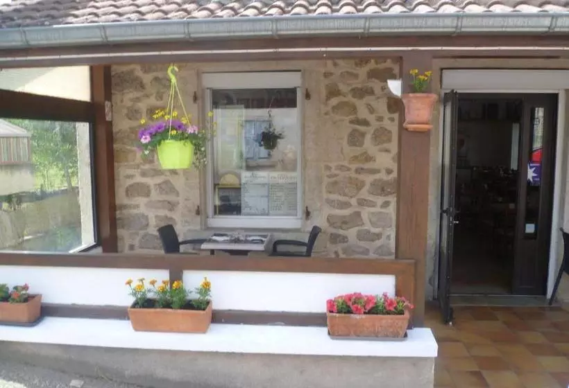 هتل Hôtel Des Voyageurs