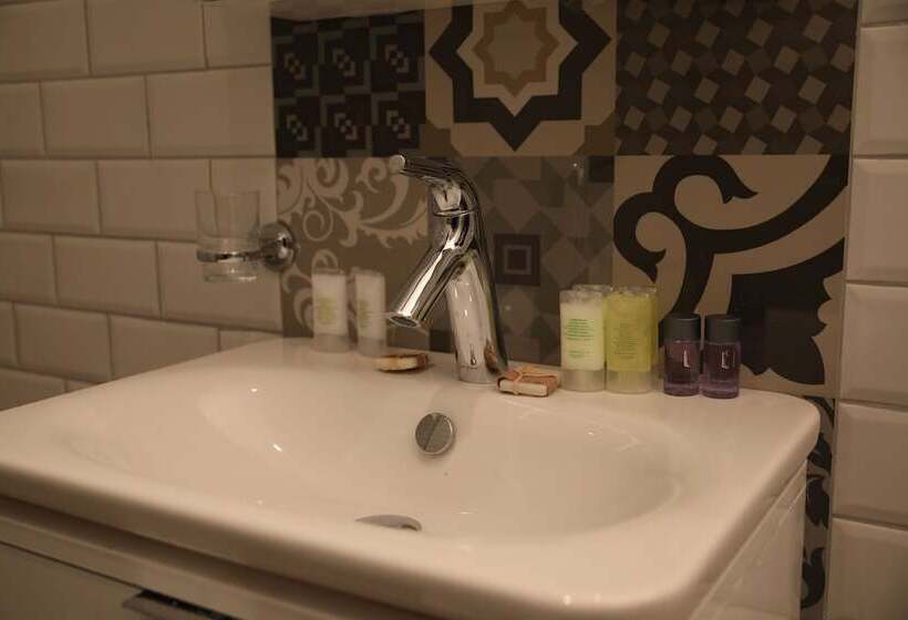 בית מלון כפרי Roomers Nisantasi