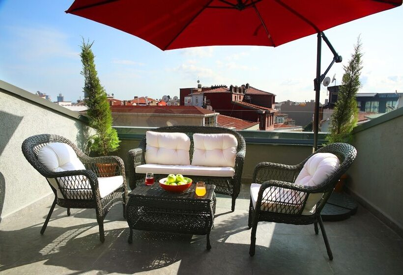 בית מלון כפרי Roomers Nisantasi