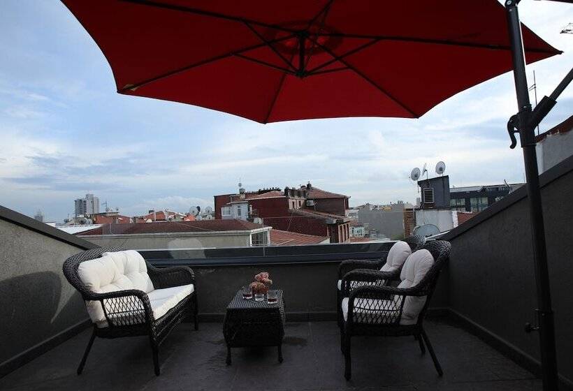 בית מלון כפרי Roomers Nisantasi