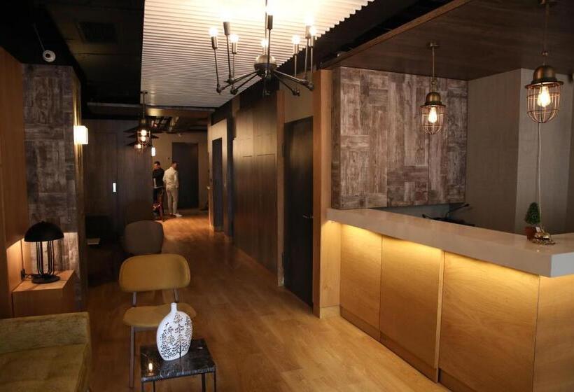 בית מלון כפרי Roomers Nisantasi