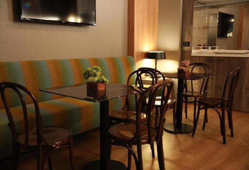 בית מלון כפרי Roomers Nisantasi