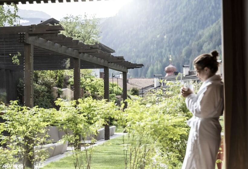 בית מלון כפרי Adler Spa Resort Dolomiti