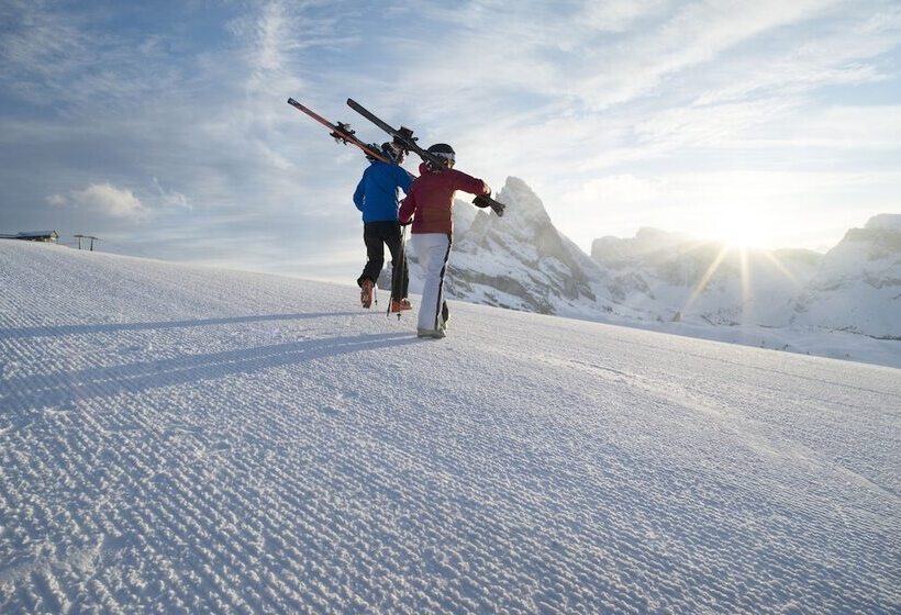 בית מלון כפרי Adler Spa Resort Dolomiti