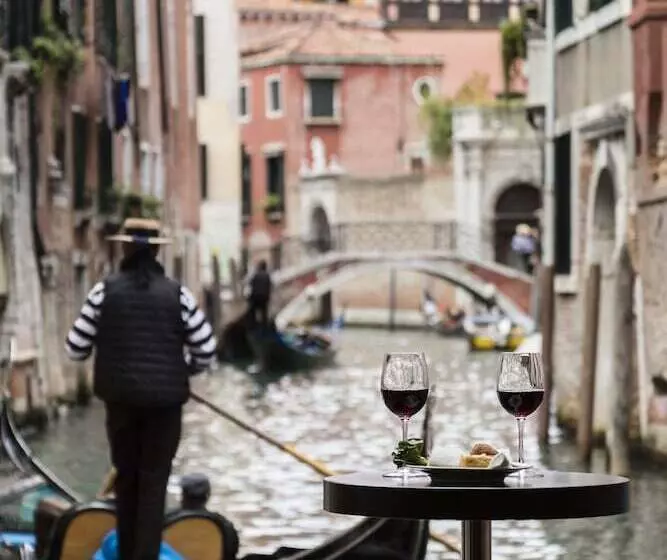 هتل All’angelo Art