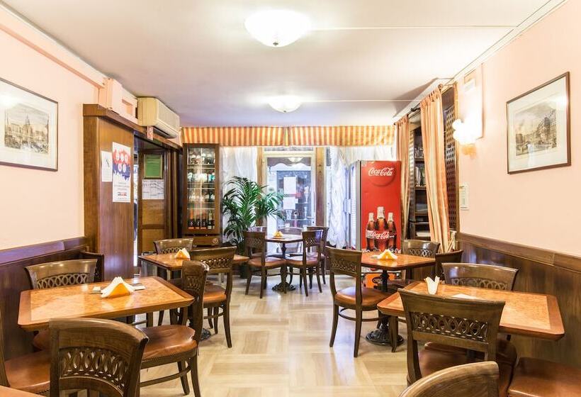 هتل Ambassador Tre Rose