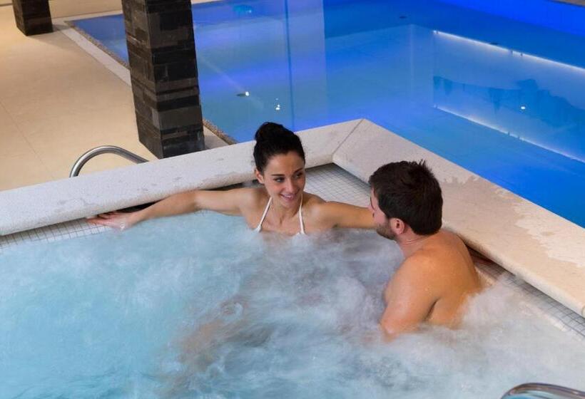 בית מלון כפרי Astoria